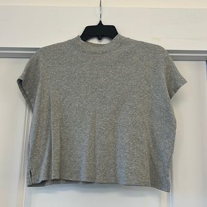 Gray cropped tee